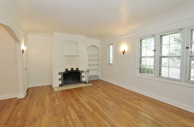 Building Photo - 1216 N 8th St