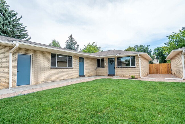 Foto del edificio - Charming Fully Remodeled 2 Bedroom, 1 Bath Duplex