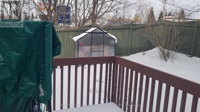 Building Photo - 40 Ingold Ln