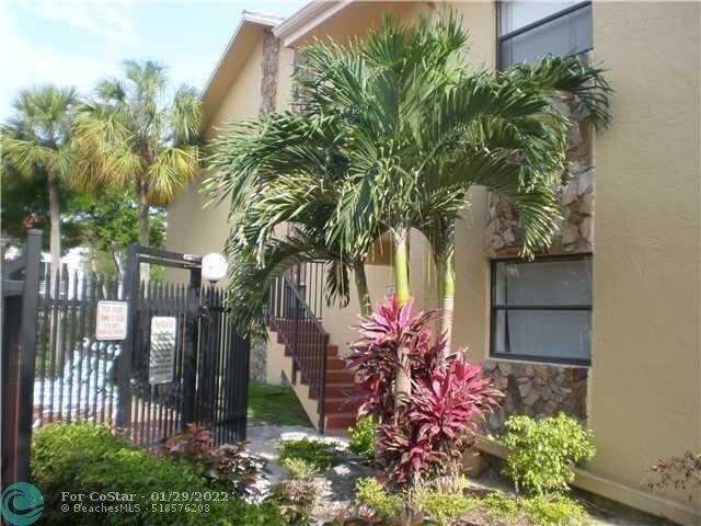 Building Photo - 2969 Riverside Dr