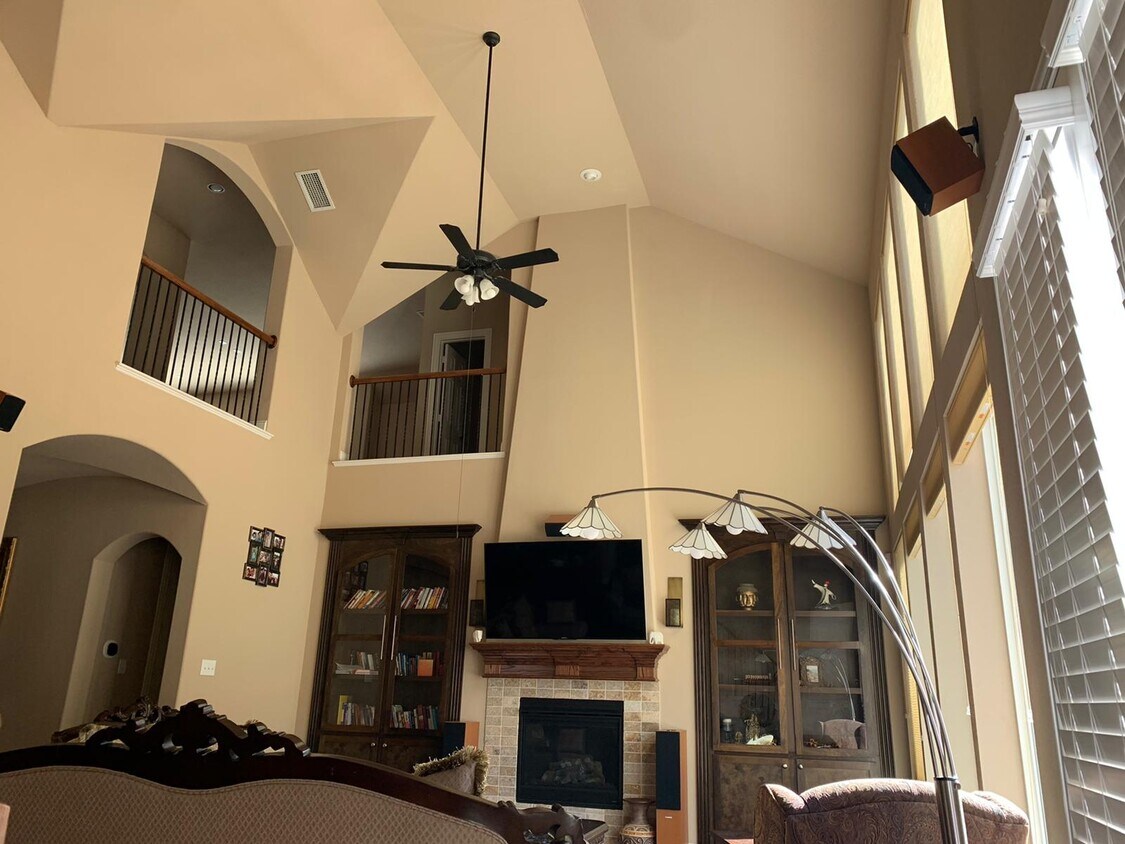 Foto del edificio - 6425 Academy Ln