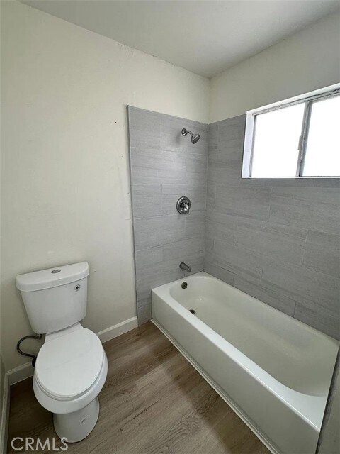 Foto del edificio - 558 S Benjamin St