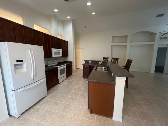 Foto del edificio - 23827 Hastings Way
