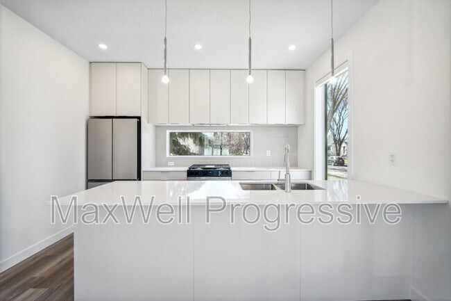 Building Photo - 7136-7193 93 St NW