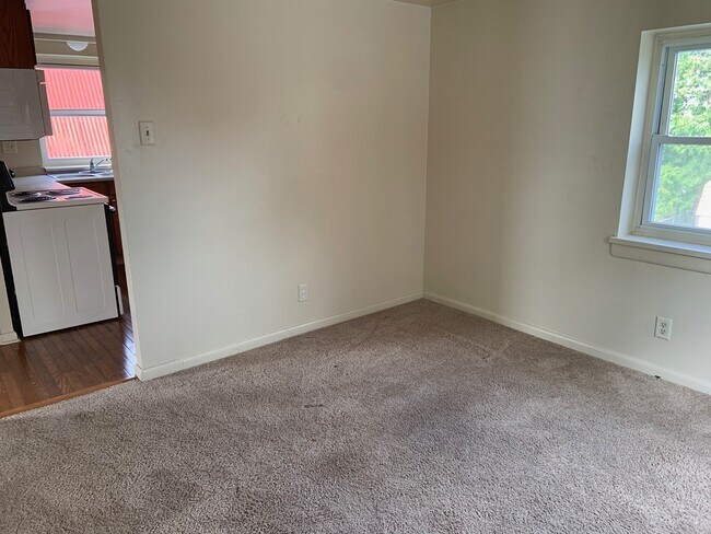 Foto del edificio - 287 N Locust Point Rd