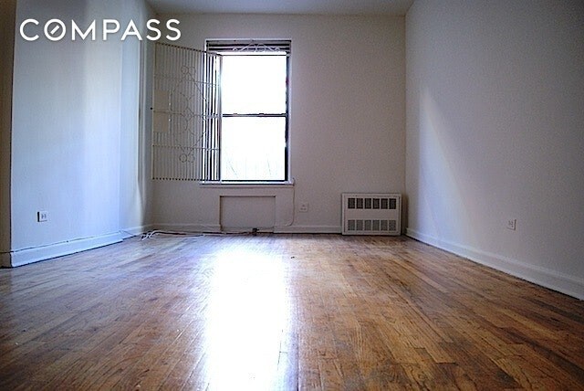 Primary Photo - 1240 Lexington Ave
