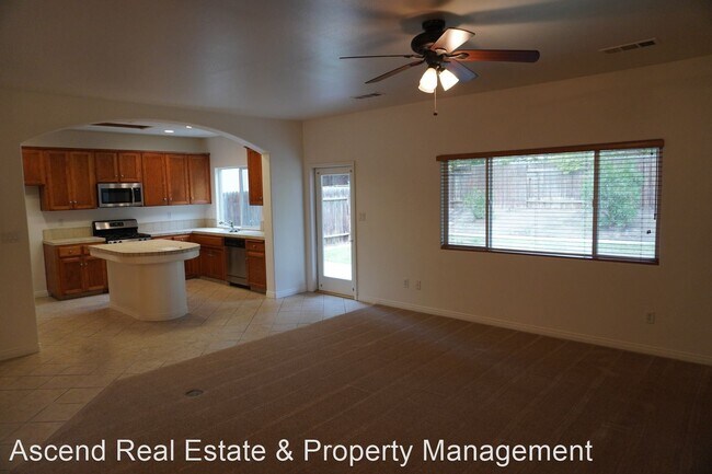 Building Photo - 4 br, 2 bath House - 5208 Vista Del Mar Dr