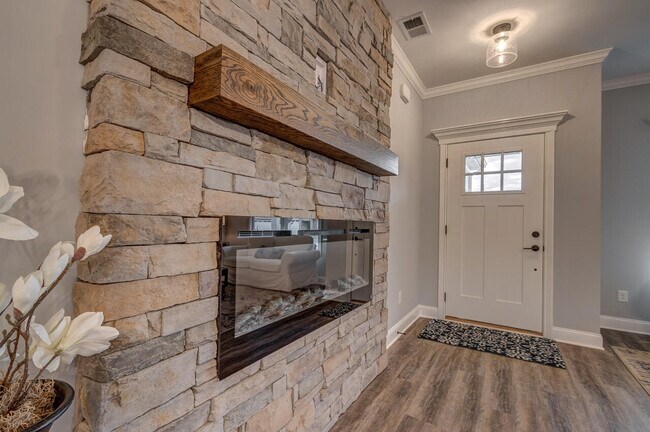 Foto del edificio - 124 White Pine Ct