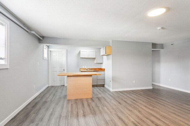 Building Photo - fjb1937