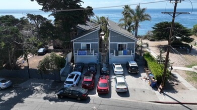 Building Photo - 6599 Del Playa Dr