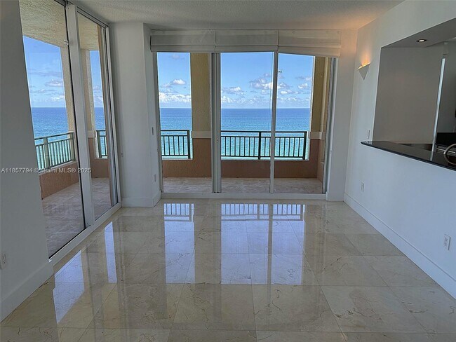 Foto del edificio - 2080 S Ocean Dr