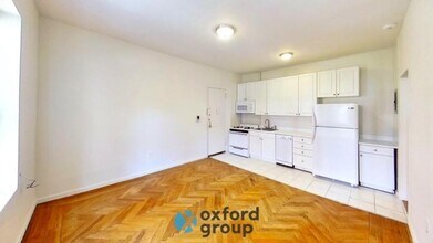 Building Photo - 214 W 96th St
