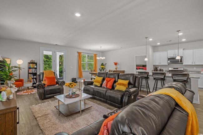 Foto del edificio - 847 Flowering Br Ave