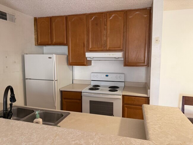 Foto del edificio - 8055 E Thomas Rd