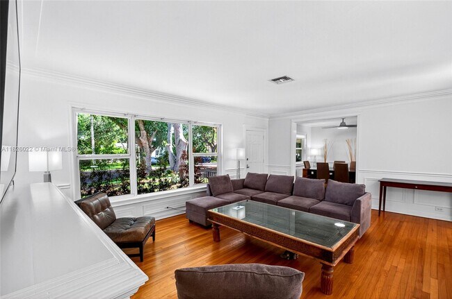 Foto del edificio - 839 NE 97th St