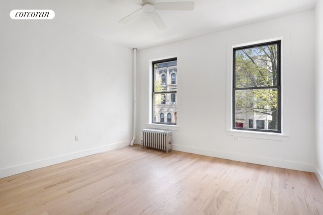 Foto del edificio - 151 Newton St