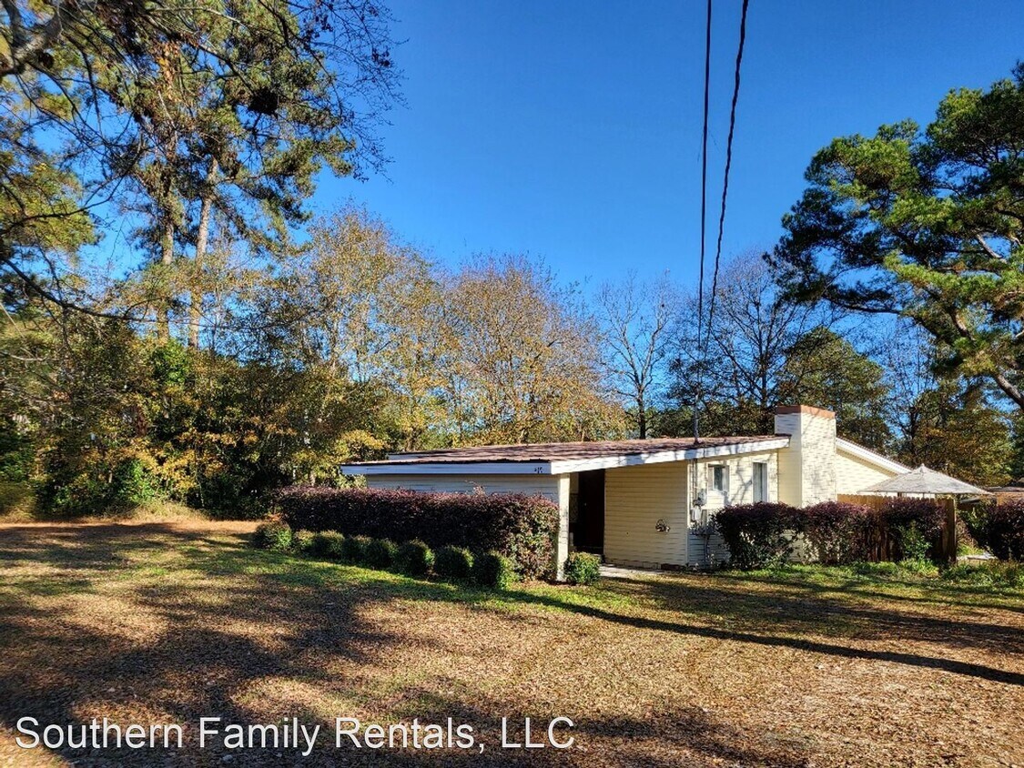 Primary Photo - 4 br, 2 bath House - 419 Airport Rd