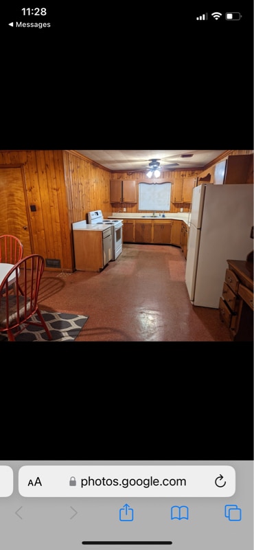 Building Photo - 126 E Park St