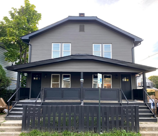 Front from 17th Ave - 719 S 17th St