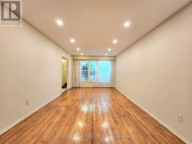 Building Photo - 41 Rollingwood Dr