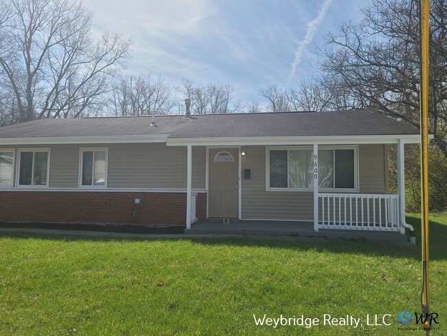 Photo - Charming 3-Bedroom Ranch with Private Yard & Garage in Northbrook/Colerain Township House