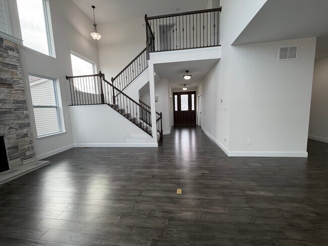 Foto del edificio - 156 Far Meadow Dr