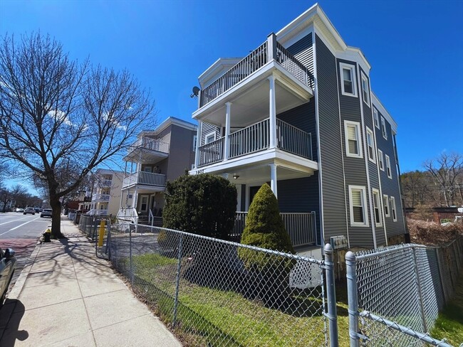 Foto del edificio - 3907 Washington St