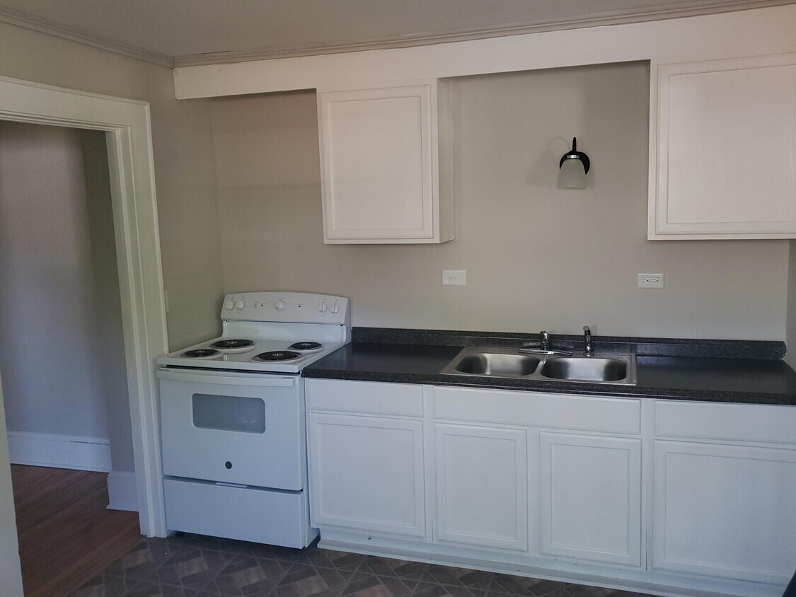 Kitchen - 704 3rd St