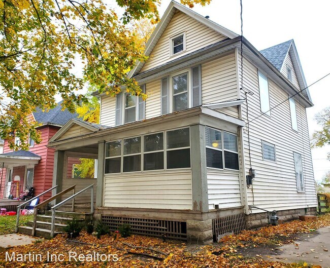 Building Photo - 3 br, 2 bath House - 1008 W 2nd St