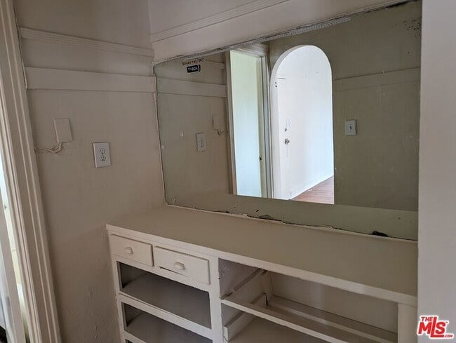 Building Photo - 259 S Harvard Blvd