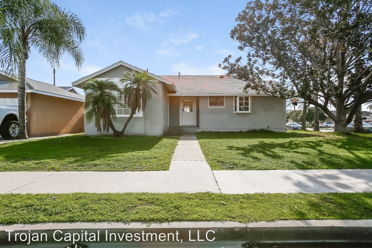 Primary Photo - 3 br, 2 bath House - 1926 East Redwood Ave