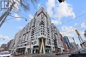 Building Photo - 27 Bathurst St