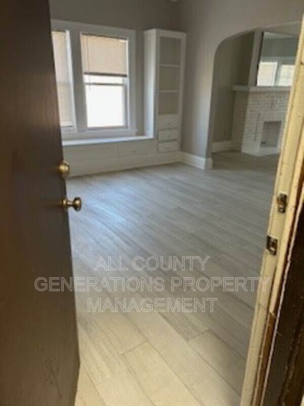 Foto del edificio - 4512 E 131st St