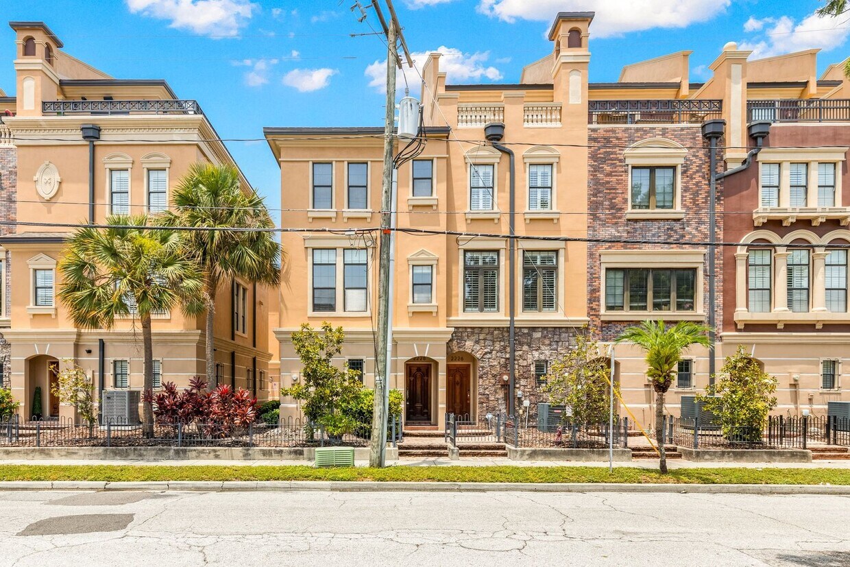 Primary Photo - Beautiful Soho Brownstone