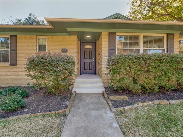 Foto del edificio - 6120 Crestmont Dr