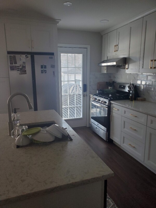 Foto del edificio - 194 Covert Ave