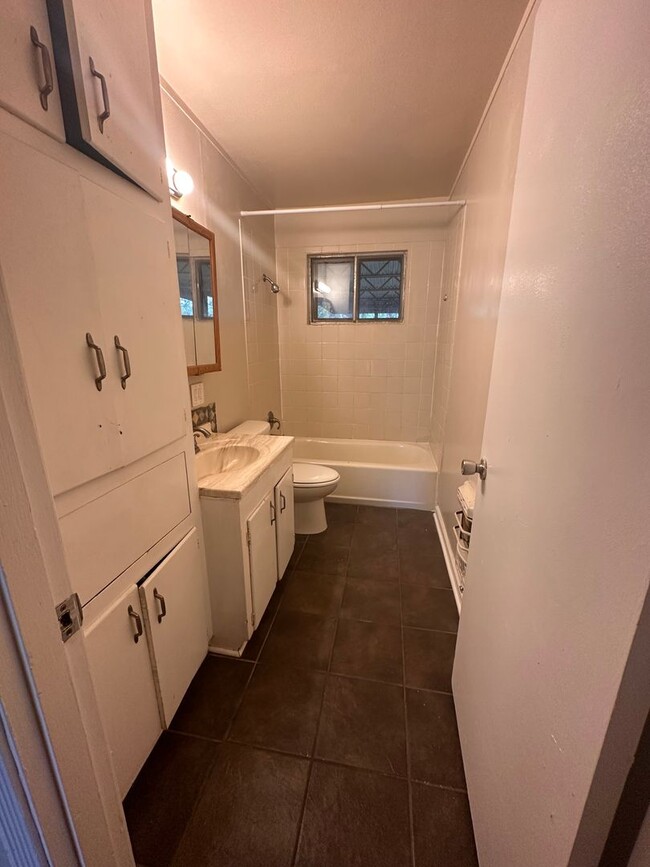 Foto del edificio - 3303 Thunderbird Ln