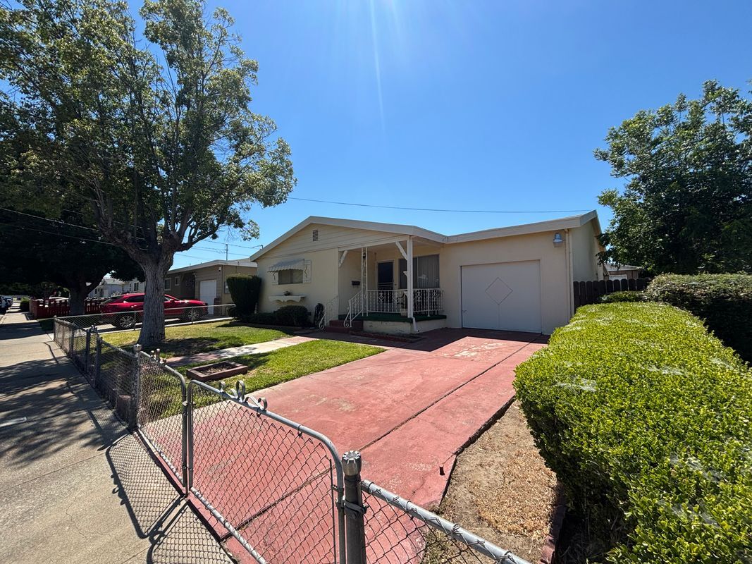 Building Photo - 210 Benjamin Ave