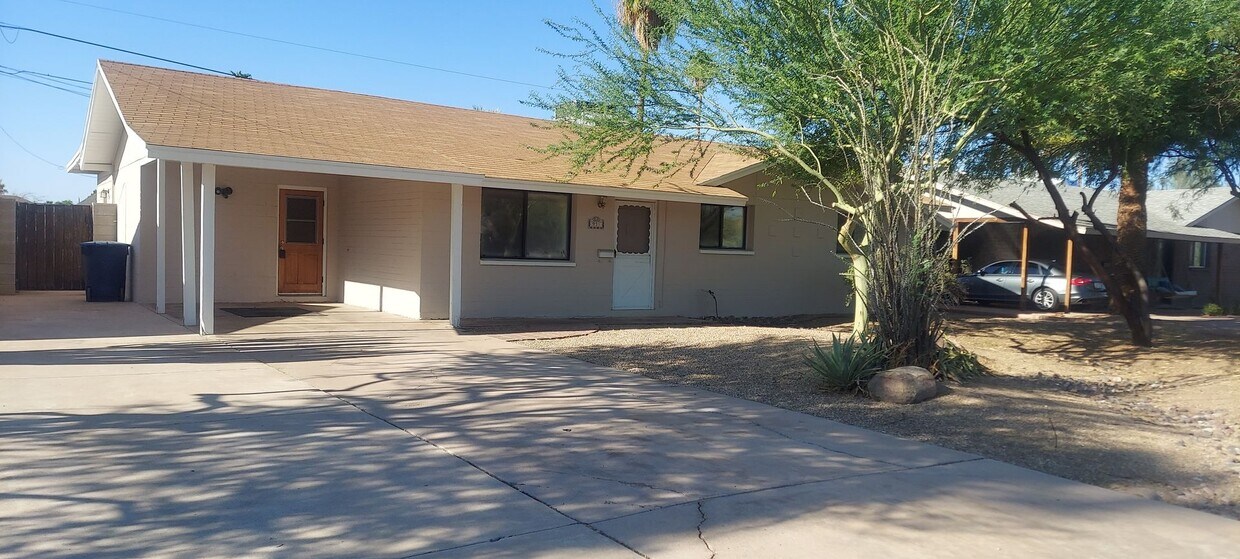 Foto principal - "COMING SOON" GREAT 3 BED, 2BATH HOME LOCA...