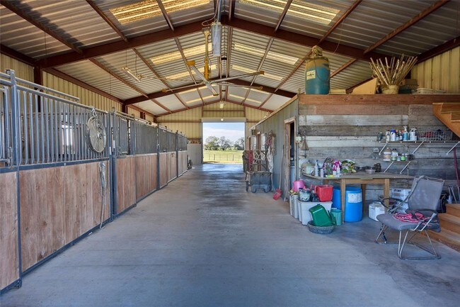 Building Photo - 800 Bilski Ln
