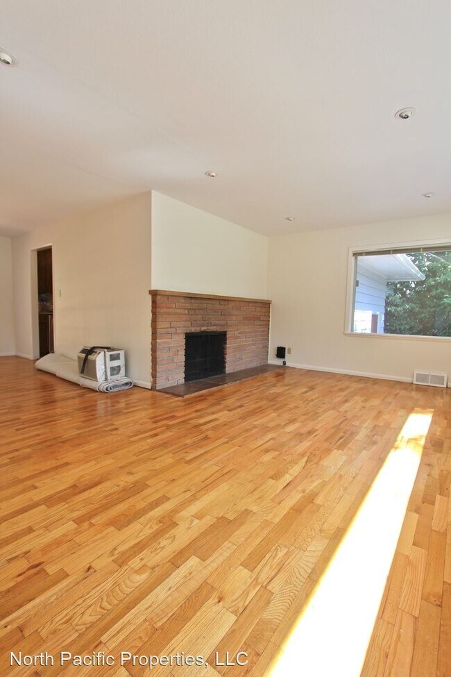 Foto del edificio - 3 br, 2 bath House - 7018 37TH AVE NE