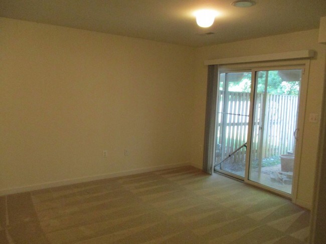 Foto del edificio - 796 Col Edmonds Ct
