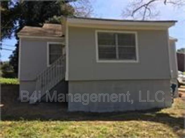 Photo - 3175 Washington Rd House