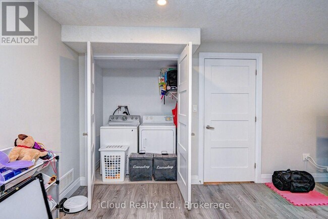 Photo du bâtiment - 65 Arkell Rd
