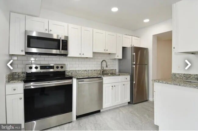Building Photo - 6429 Fenestra Ct