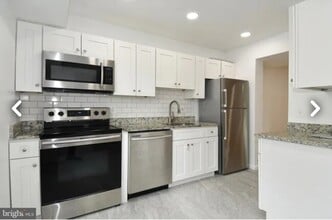 Building Photo - 6429 Fenestra Ct