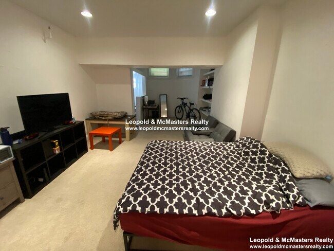 Foto del edificio - 379 Commonwealth Ave