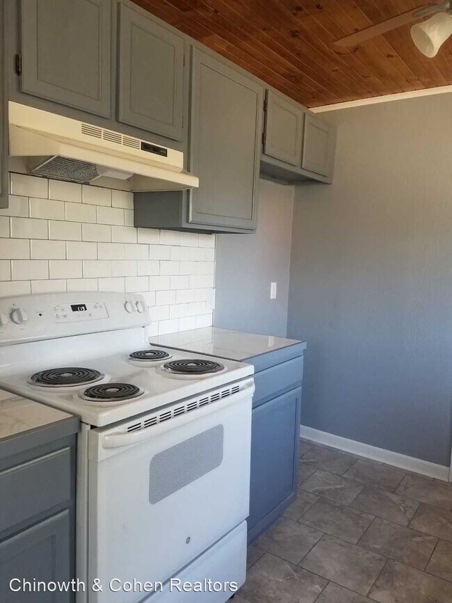 Foto del edificio - 1 br, 1 bath House - 14 E 7th St, Unit A