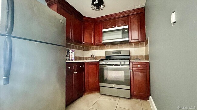 Foto del edificio - 742 E 93rd St