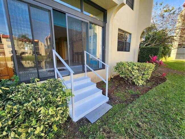 Building Photo - 2050 Oleander Blvd